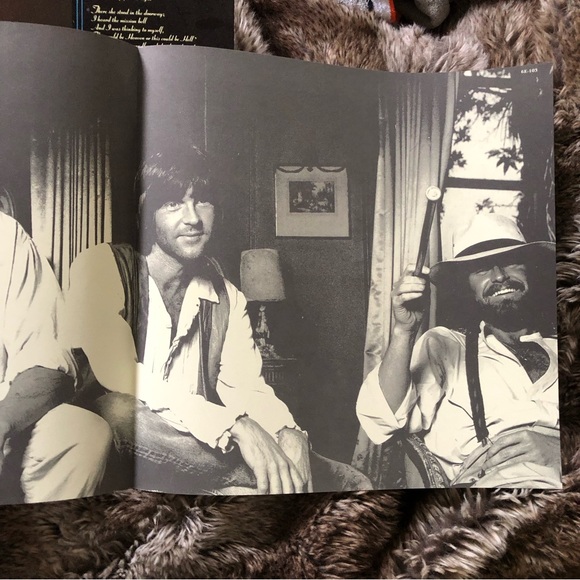 Eagles Hotel California 1976 Original album , poster , sleeve and… - Picture 10 of 13